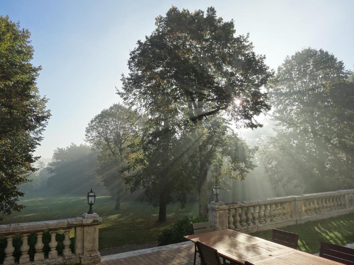 مبيت وإفطار Vianne Chateau De Laroche المظهر الخارجي الصورة